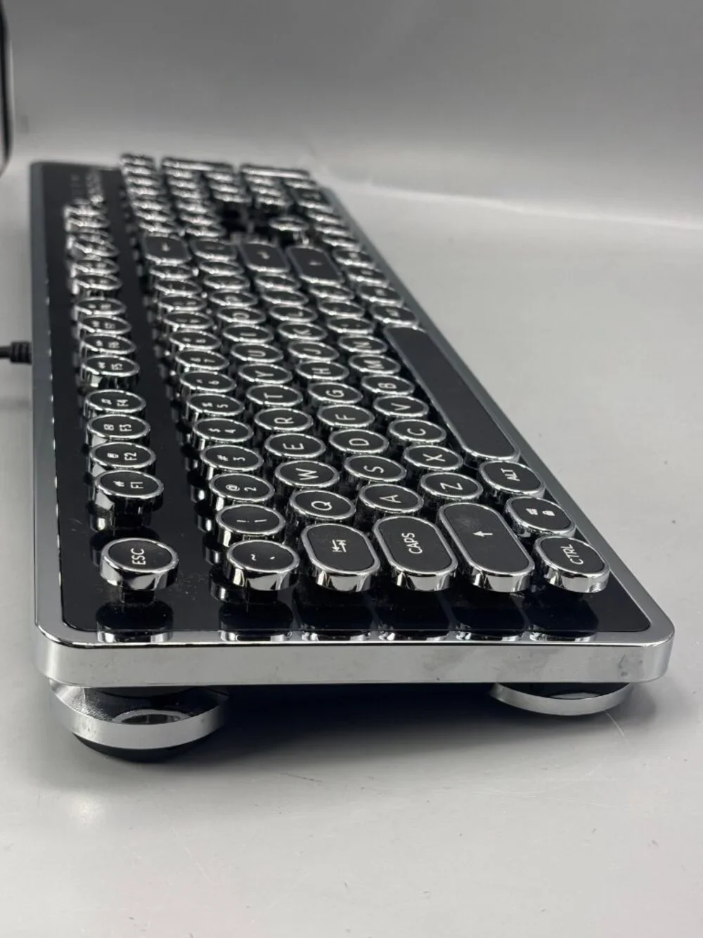 AZIO MK Retro Mechanical Keyboard Wired Black QWERTY English Model MK-RETRO-01